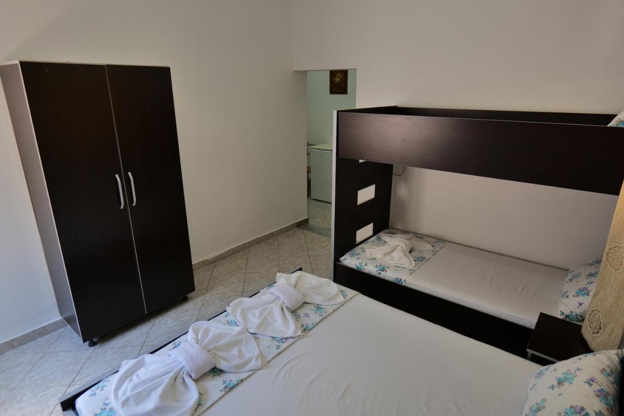 Bed and Breakfast Vila Panorama Piqeras Экстерьер фото