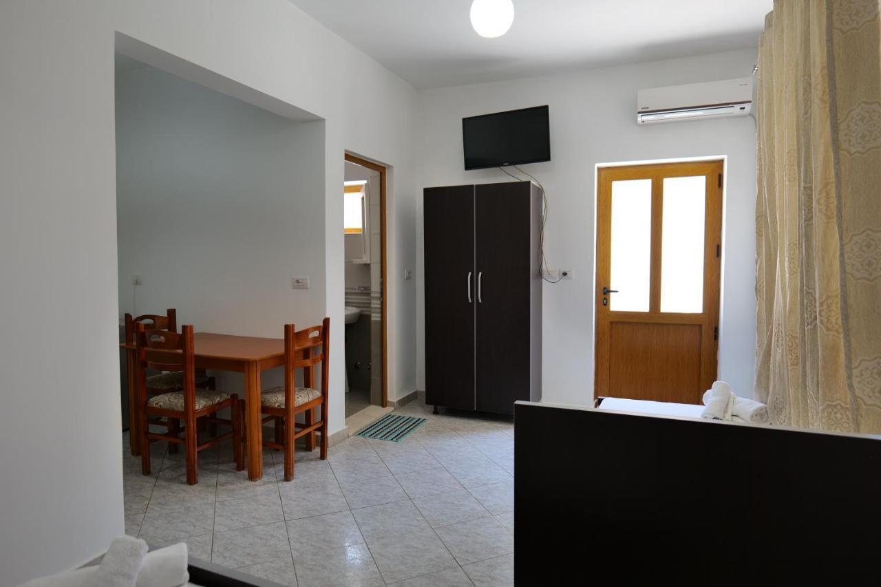 Bed and Breakfast Vila Panorama Piqeras Экстерьер фото